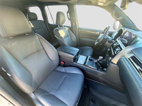 Used 2023 Lexus GX 460 Premium image 15