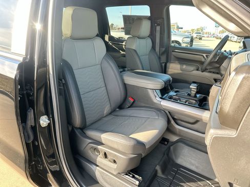 Used 2025 Chevrolet Silverado 1500 ZR2 w/ Technology Package image 23