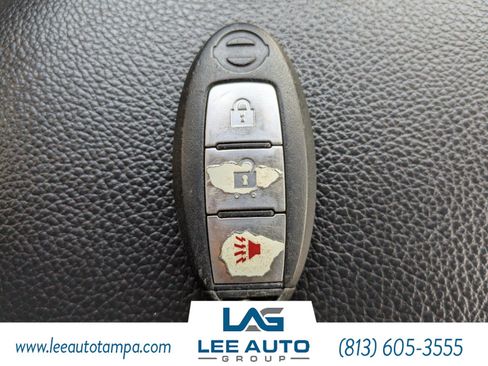 Used 2017 Nissan Titan SV AWD/4WD image 28