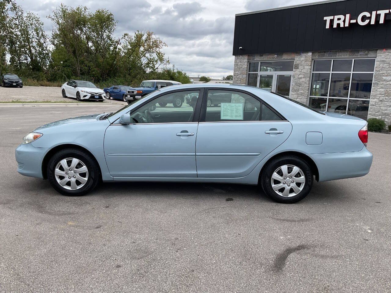 Used 2005 Toyota Camry FWD image 3