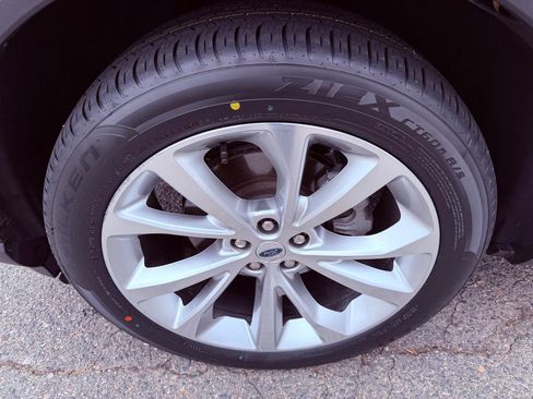 Used 2022 Ford Explorer Platinum w/ Equipment Group 601A image 20