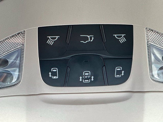 Used 2021 Chrysler Pacifica Touring-L FWD image 23