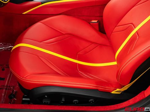Used 2020 Ferrari 812 Superfast RWD image 50