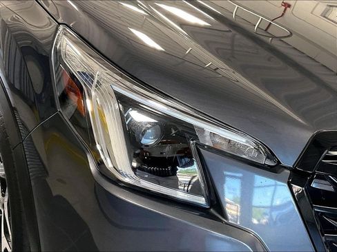 Used 2023 Subaru Forester Premium AWD/4WD image 31