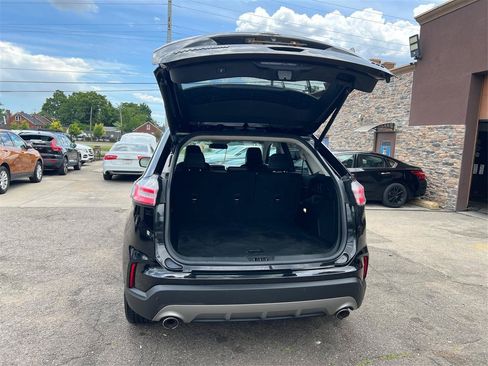 Used 2022 Ford Edge Titanium AWD/4WD image 12
