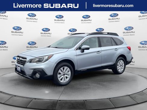 Used 2019 Subaru Outback 2.5i Premium AWD/4WD image 1