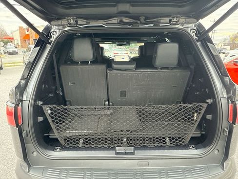 Used 2025 Toyota Sequoia Platinum image 19