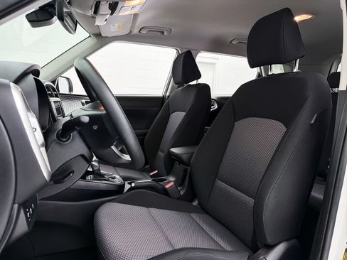 Certified 2025 Kia Soul LX FWD image 17