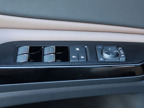 Used 2025 Lexus ES 350 w/ Premium Package image 14