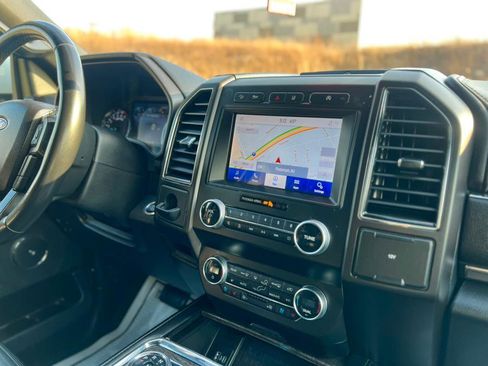 Used 2020 Ford Expedition Limited image 21