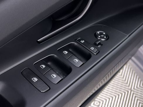 Used 2025 Hyundai Elantra Sport image 15