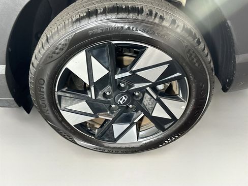 Used 2025 Hyundai Kona SEL image 11