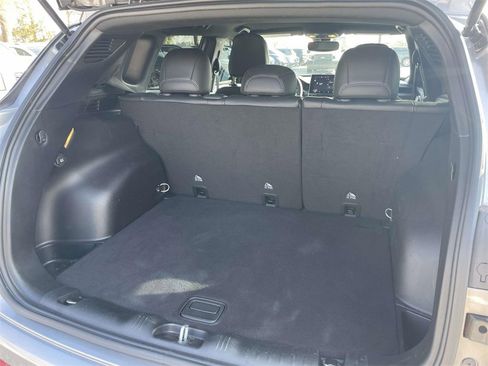 Used 2023 Jeep Compass Trailhawk image 11