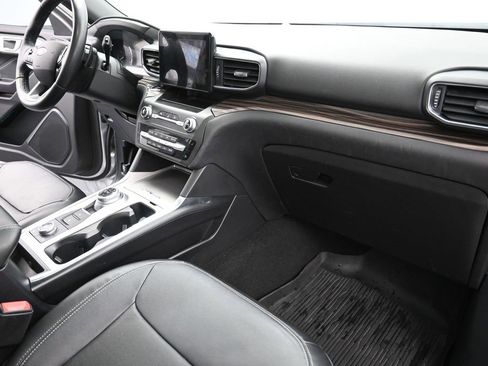 Used 2020 Ford Explorer Limited w/ Class III Trailer Tow Package image 24