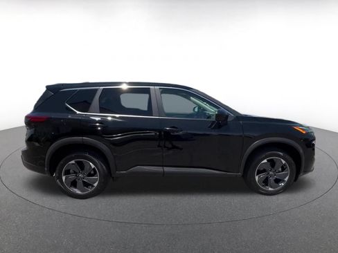 Used 2025 Nissan Rogue SV FWD image 16