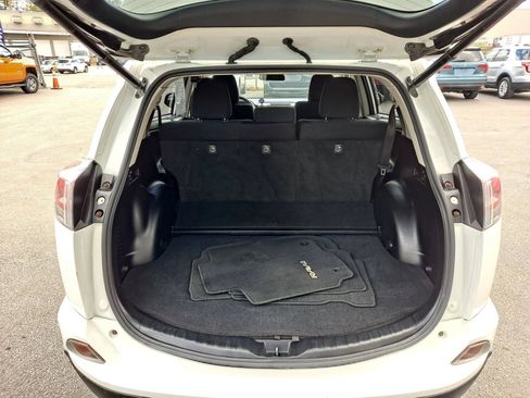 Used 2016 Toyota RAV4 XLE AWD/4WD image 11