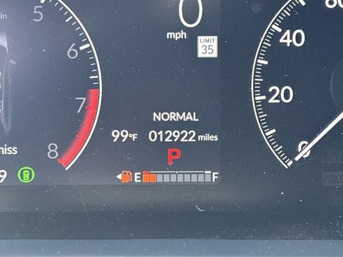 Certified 2025 Honda HR-V Sport image 29