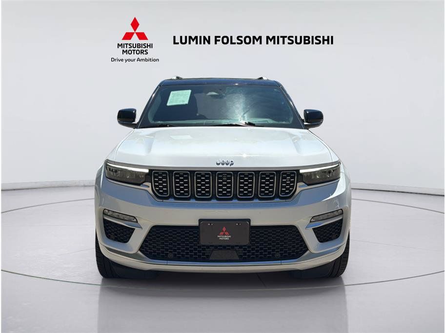 Used 2022 Jeep Grand Cherokee Summit AWD/4WD image 8