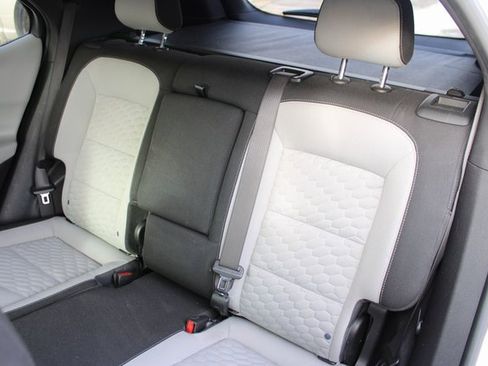 Used 2021 Chevrolet Equinox LT w/ Driver Convenience Package image 32