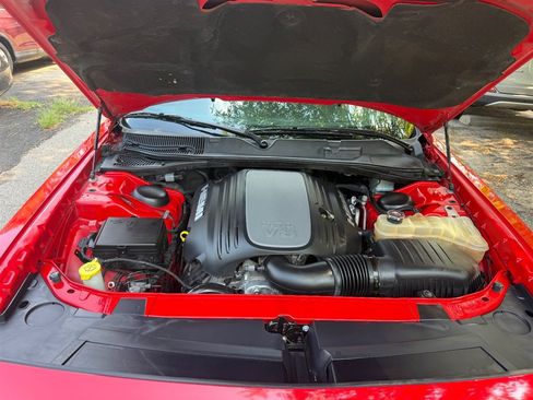 Used 2019 Dodge Challenger R/T RWD image 17