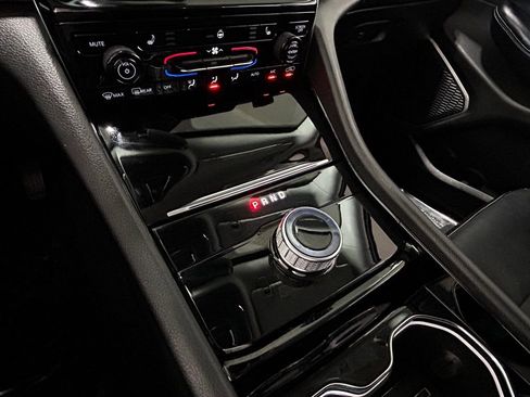 Used 2023 Jeep Grand Cherokee Limited image 20