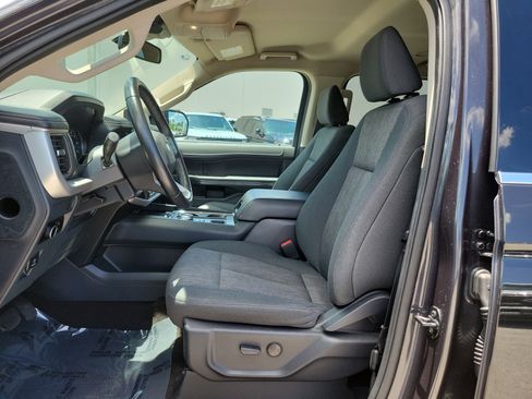 Used 2023 Ford Expedition XLT RWD image 16