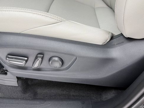 New 2025 Toyota Tacoma Limited image 28