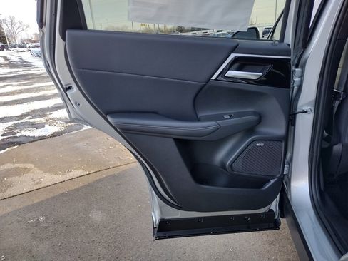 New 2026 Mitsubishi Outlander SE image 30