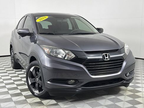 Used 2018 Honda HR-V EX image 2