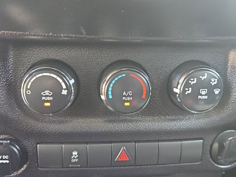 Used 2014 Jeep Wrangler Sport AWD/4WD image 14