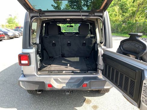 Used 2020 Jeep Wrangler Unlimited Sahara w/ Cold Weather Group AWD/4WD image 30