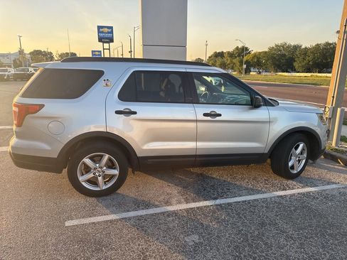 Used 2018 Ford Explorer FWD image 5