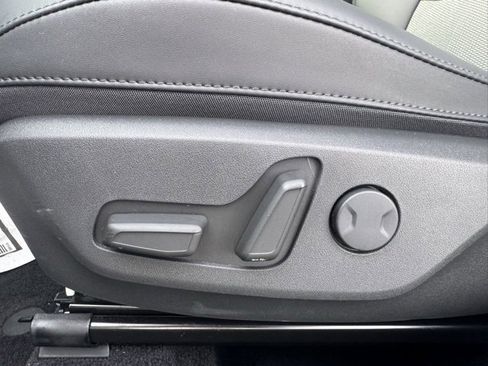 Used 2025 Kia Niro EX image 14