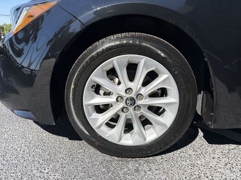 Used 2022 Toyota Corolla LE w/ LE Convenience Package image 30