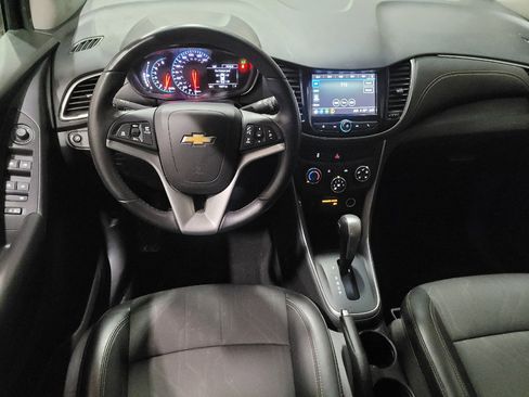 Used 2018 Chevrolet Trax LT w/ LT Convenience Package AWD/4WD image 22