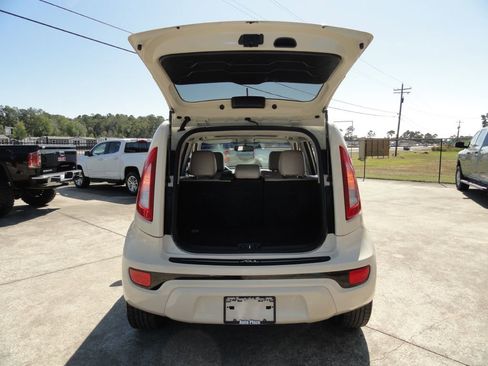 Used 2013 Kia Soul ! w/ Premium Pkg image 11