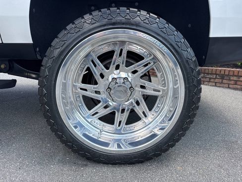 Used 2021 Chevrolet Suburban High Country image 52