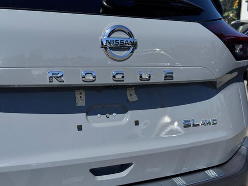 Used 2021 Nissan Rogue SL image 7