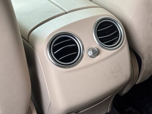 Used 2019 Mercedes-Benz GLC 300 4MATIC image 44