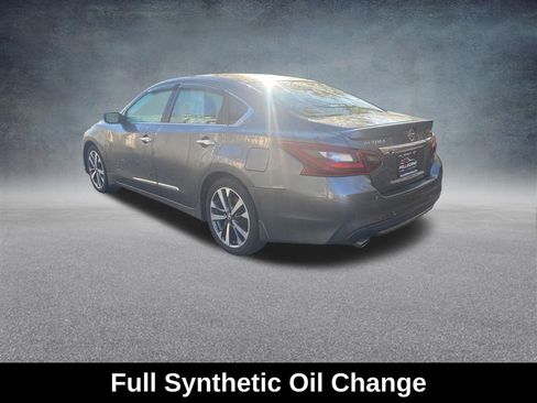 Used 2017 Nissan Altima 2.5 SR image 3