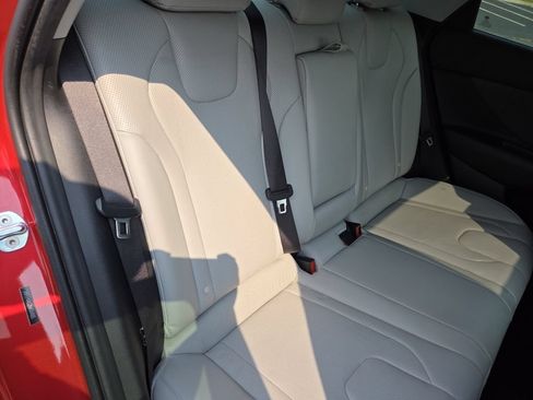 Used 2022 Hyundai Elantra Limited w/ Cargo Package FWD image 28