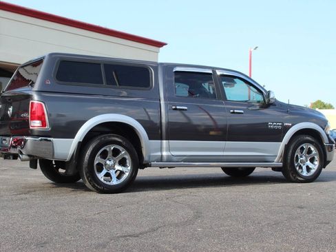 Used 2018 RAM 1500 Laramie w/ Convenience Group AWD/4WD image 4