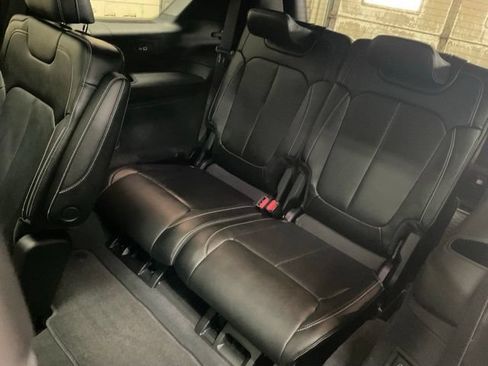 Used 2023 Jeep Grand Cherokee L Overland AWD/4WD image 8