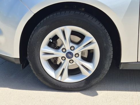 Used 2014 Ford Focus SE FWD image 22