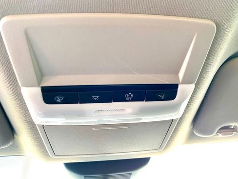 Used 2025 Nissan Sentra SR image 16