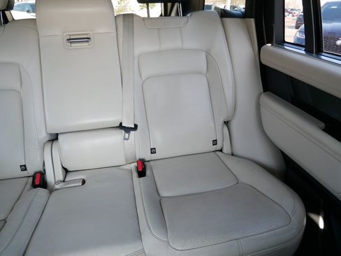 Used 2019 Land Rover Range Rover Long Wheelbase Supercharged image 14