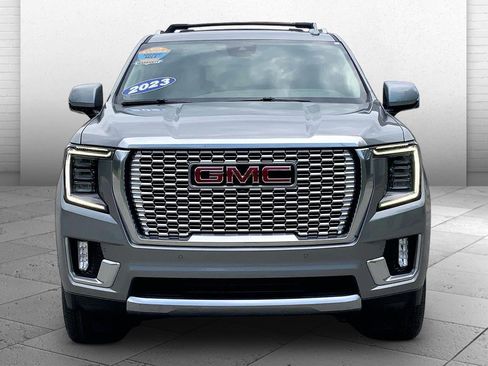 Used 2023 GMC Yukon XL Denali w/ Denali Reserve Package AWD/4WD image 2