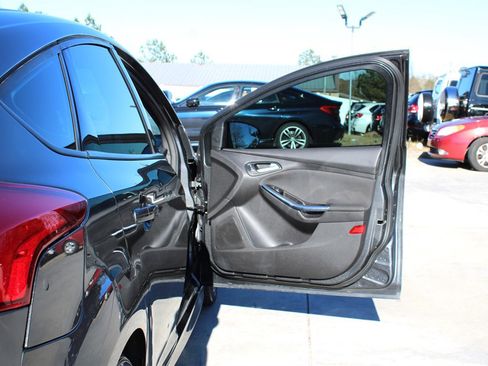 Used 2018 Ford Focus ST image 31