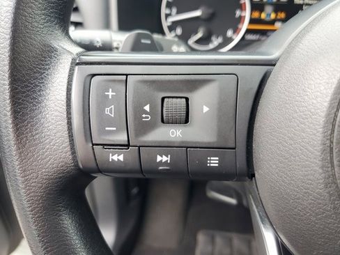 Used 2023 Nissan Rogue S image 29
