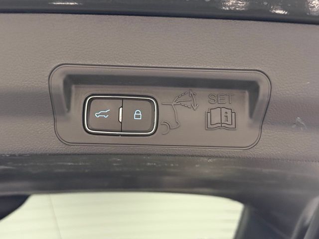Used 2023 Ford Explorer XLT w/ Equipment Group 202A AWD/4WD image 31